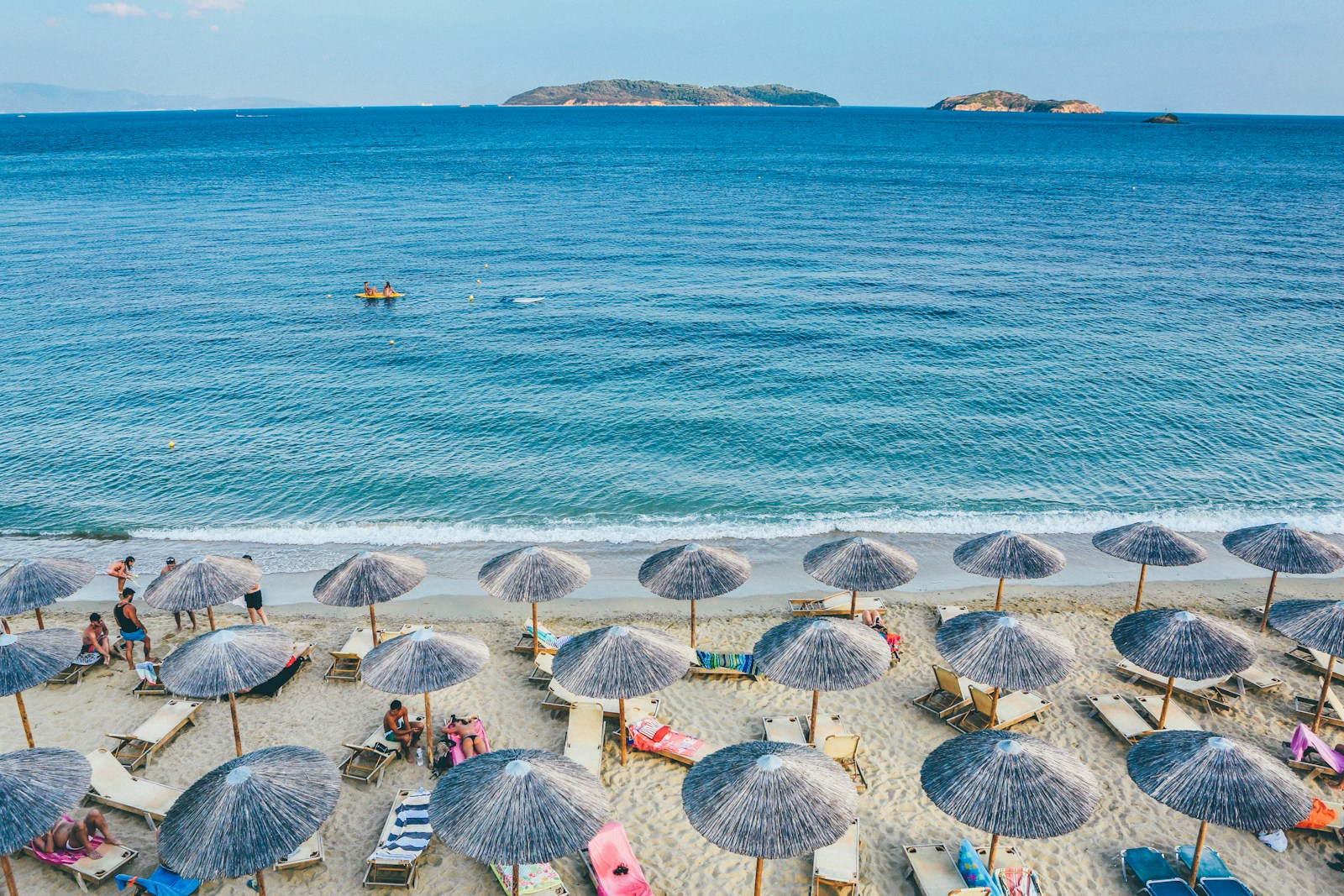 Découvrez le Fouta Plage: Elegance et Praticité pour un Été au Soleil